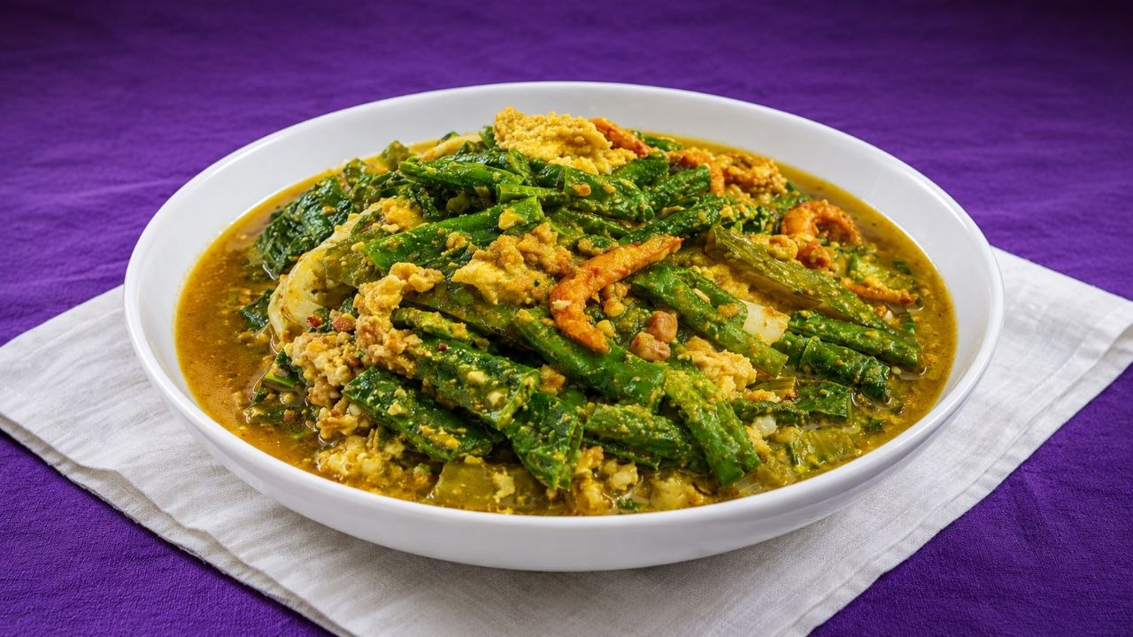 Rakhine Chicken Curry